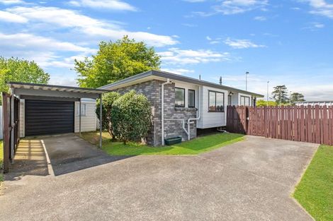 Photo of property in 2/8 Celmisia Place, Weymouth, Auckland, 2103