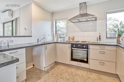 Photo of property in 2 Hamblyn Place, Ranui, Auckland, 0612