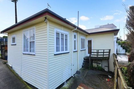 Photo of property in 24 Te Aroha Street, Hamilton East, Hamilton, 3216