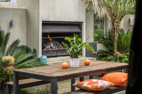 Photo of property in 1 Frank Knight Place, Waiuku, 2123