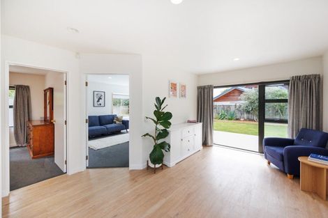 Photo of property in 127 Summerhill Drive, Fitzherbert, Palmerston North, 4410