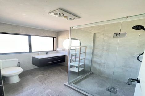 Photo of property in 2/248 Pakuranga Road, Pakuranga Heights, Auckland, 2010