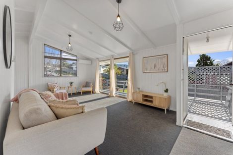 Photo of property in 60 Norana Road, Timberlea, Upper Hutt, 5018