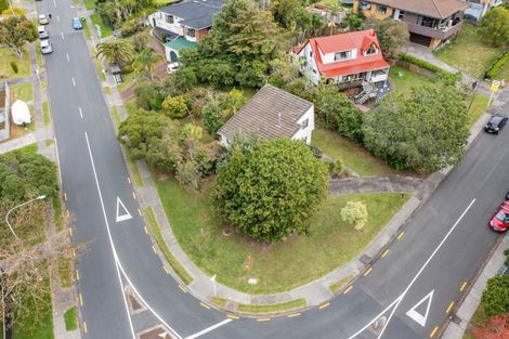 Photo of property in 2 Lingham Crescent, Torbay, Auckland, 0630
