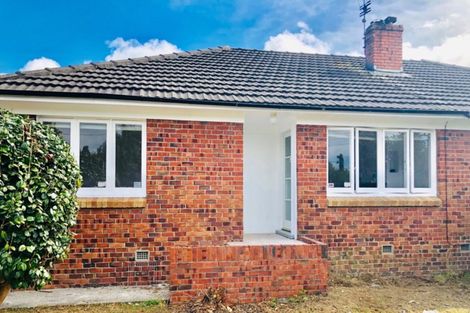 Photo of property in 27 Cameron Street, Papakura, 2110