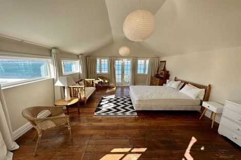 Photo of property in 163 Marine Parade, Seatoun, Wellington, 6022