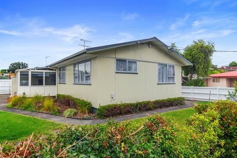 Photo of property in 1/18 Matipo Road, Te Atatu Peninsula, Auckland, 0610