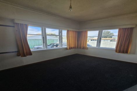 Photo of property in 11a Ruapehu Street, Castlecliff, Whanganui, 4501
