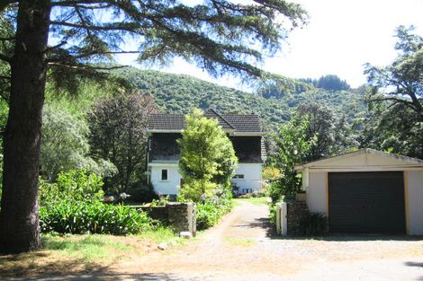 Photo of property in 152 Akatarawa Road, Birchville, Upper Hutt, 5018