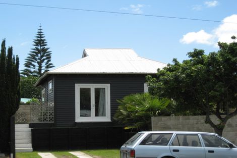 Photo of property in 5 Arnold Street, Sumner, Christchurch, 8081