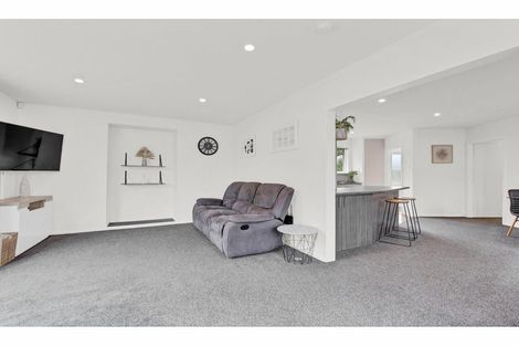 Photo of property in 17 Opal Place, Casebrook, Christchurch, 8051