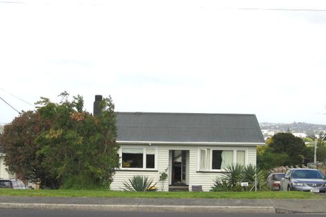 Photo of property in 2/232 East Coast Road, Forrest Hill, Auckland, 0620
