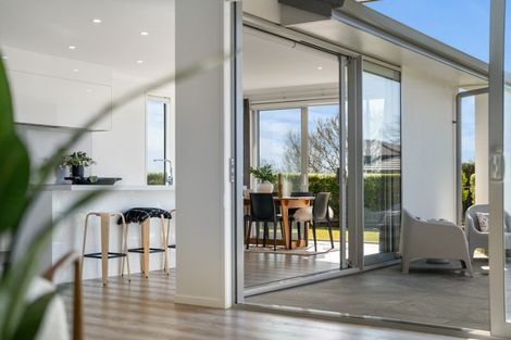 Photo of property in 1 Charlotte Drive, Omokoroa, 3114