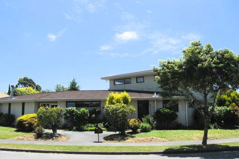 Photo of property in 9 Geraldo Place, Russley, Christchurch, 8042
