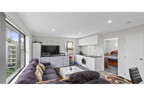 Photo of property in 127a Puhinui Road, Papatoetoe, Auckland, 2104