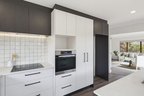 Photo of property in 4 Glen Loch Place, Paraparaumu, 5032