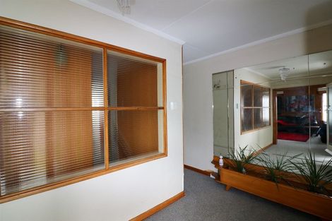 Photo of property in 1 Albert Street, Dannevirke, 4930