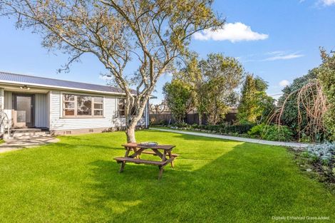 Photo of property in 13 Mako Mako Road, Levin, 5510