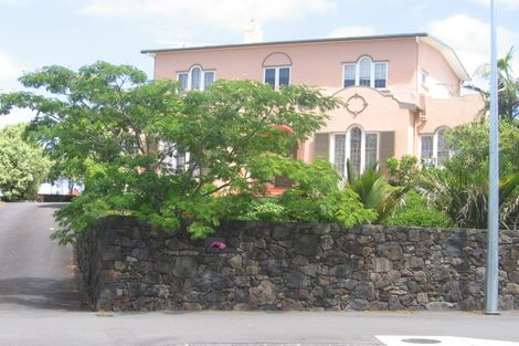 Photo of property in 5 Cambridge Terrace, Devonport, Auckland, 0624