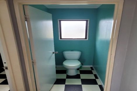 Photo of property in 2/23 Weldene Avenue, Glenfield, Auckland, 0629