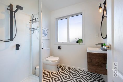 Photo of property in 11 Kahika Grove, Huapai, Kumeu, 0810