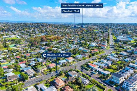 Photo of property in 194 Chivalry Road, Glenfield, Auckland, 0629