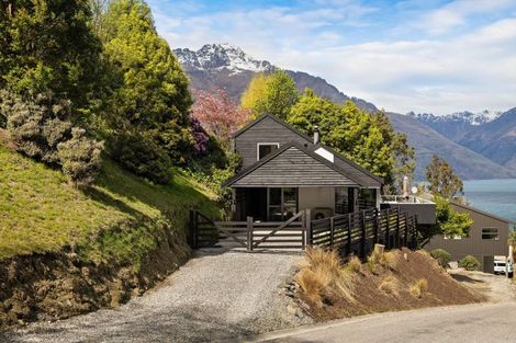 Photo of property in 12 Mackinnon Terrace, Sunshine Bay, Queenstown, 9300