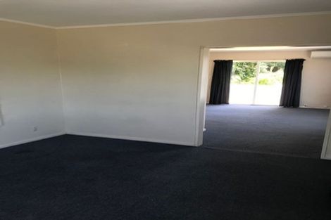 Photo of property in 26 Batchelor Street, Newlands, Wellington, 6037