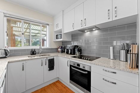 Photo of property in 56 Botany Road, Botany Downs, Auckland, 2010