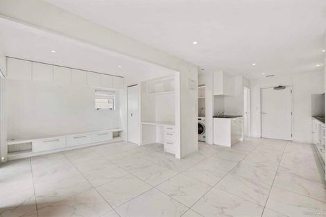 Photo of property in 7e/60 Masons Road, Oteha, Auckland, 0632