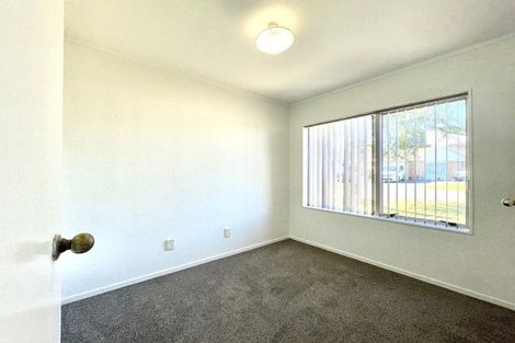 Photo of property in 17 Horlicks Place, Randwick Park, Auckland, 2105