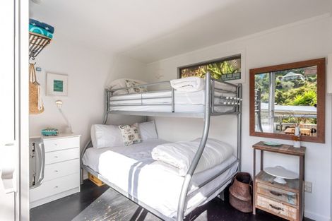 Photo of property in 33 Miro Road, Palm Beach, Waiheke Island, 1081