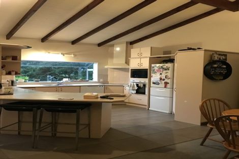 Photo of property in 498 Stokes Valley Road, Stokes Valley, Lower Hutt, 5019