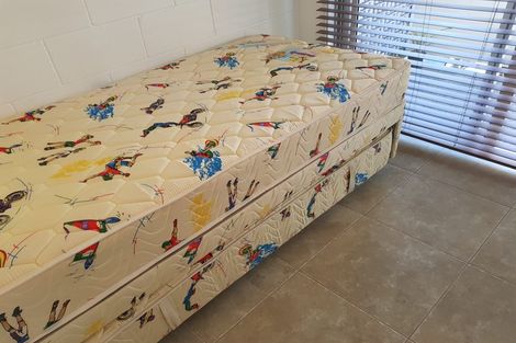 Photo of property in 4/5 Glen Road, Browns Bay, Auckland, 0630