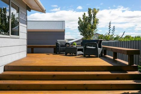 Photo of property in 76 Richmond Avenue, Richmond Heights, Taupo, 3330