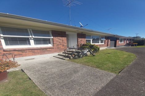 Photo of property in 2/766 Beach Road, Browns Bay, Auckland, 0630