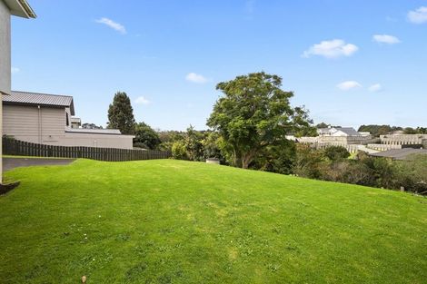 Photo of property in 53 Edgewater Parade, Waiuku, 2123