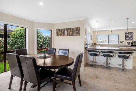 Photo of property in 9 Barry Curtis Place, Levin, 5510