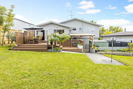 Photo of property in 7 Beldon Place, Pakuranga Heights, Auckland, 2010