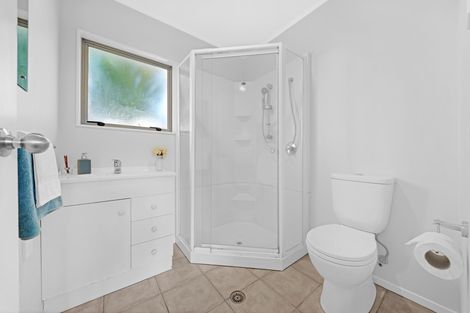 Photo of property in 2/105 Carnoustie Drive, Wattle Downs, Auckland, 2103