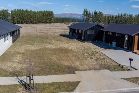 Photo of property in 141 Burdon Loop, Lake Hawea, 9382