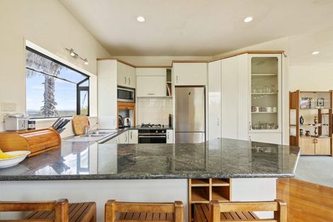 Photo of property in 352 East Coast Road, Sunnynook, Auckland, 0630