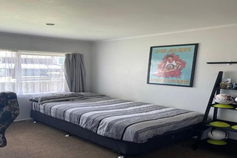 Photo of property in 1/1 Ballater Place, Highland Park, Auckland, 2010