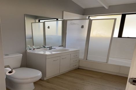 Photo of property in 10/24 Beswick Place, Birkdale, Auckland, 0626