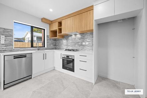 Photo of property in 40d Trentham Road, Papakura, 2110