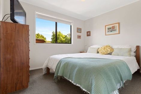Photo of property in 1/18 Edwin Freeman Place, Ranui, Auckland, 0612