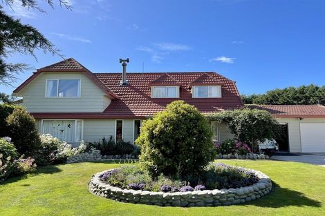 Photo of property in 964 Waianakarua Road, Herbert, 9495