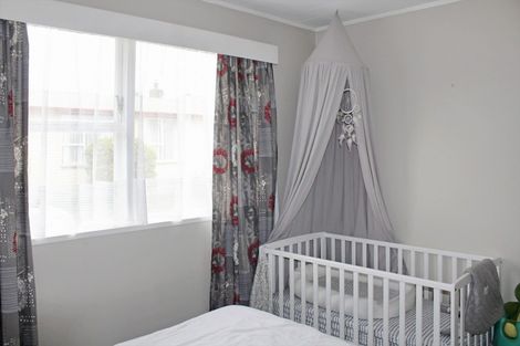 Photo of property in 16 Ries Street, Dannevirke, 4930