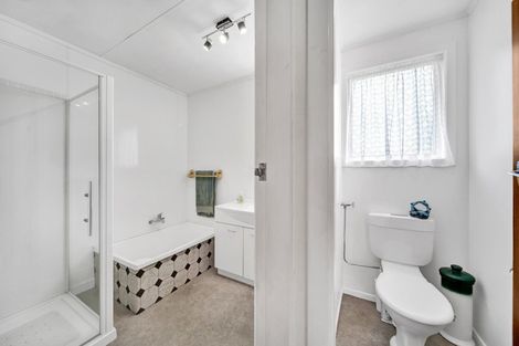 Photo of property in 15b Mayfair Place, Westown, New Plymouth, 4310