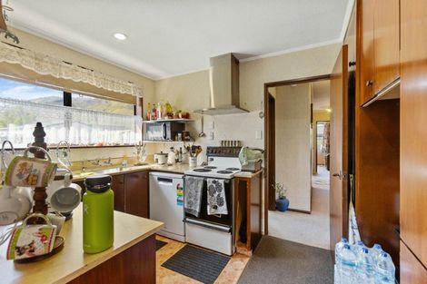 Photo of property in 18 Benmore Place, Omarama, 9412